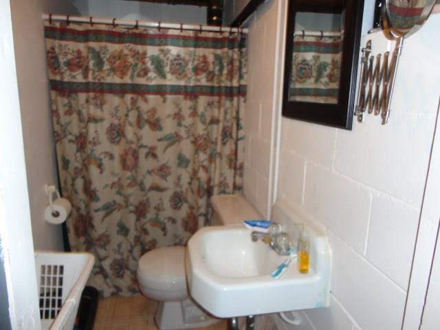 243 Barbara Drive McKees Rocks, PA 15136 - Photo 11 of 16 Gallery Image 11