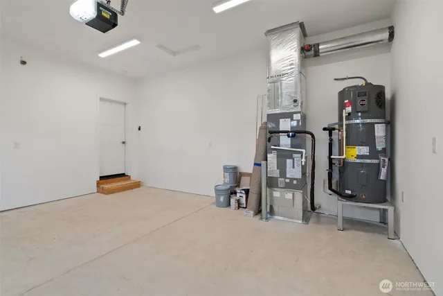 a view of house with backyard