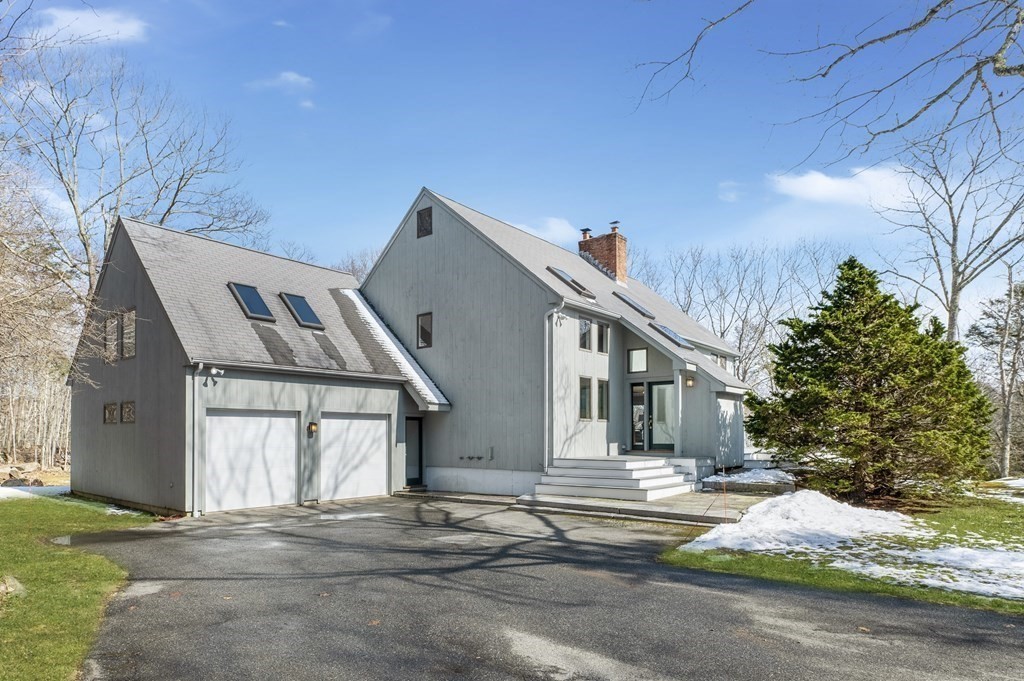 16 Loading Place Road Manchester, MA 01944 - Photo 1 of 29