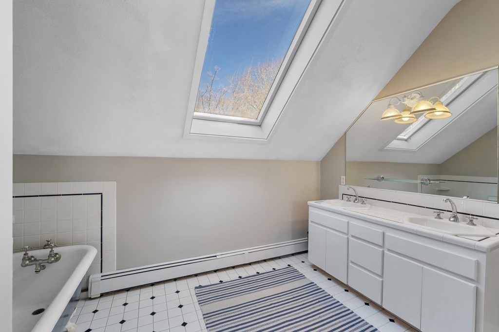 16 Loading Place Road Manchester, MA 01944 - Photo 17 of 29