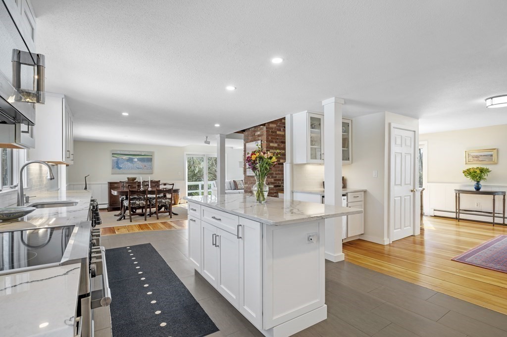 16 Loading Place Road Manchester, MA 01944 - Photo 6 of 29