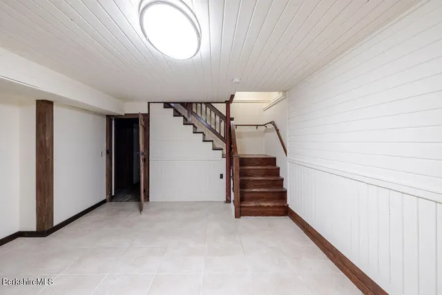 $1,685,000 | 9 Bott Hill Road, Egremont, MA 01230