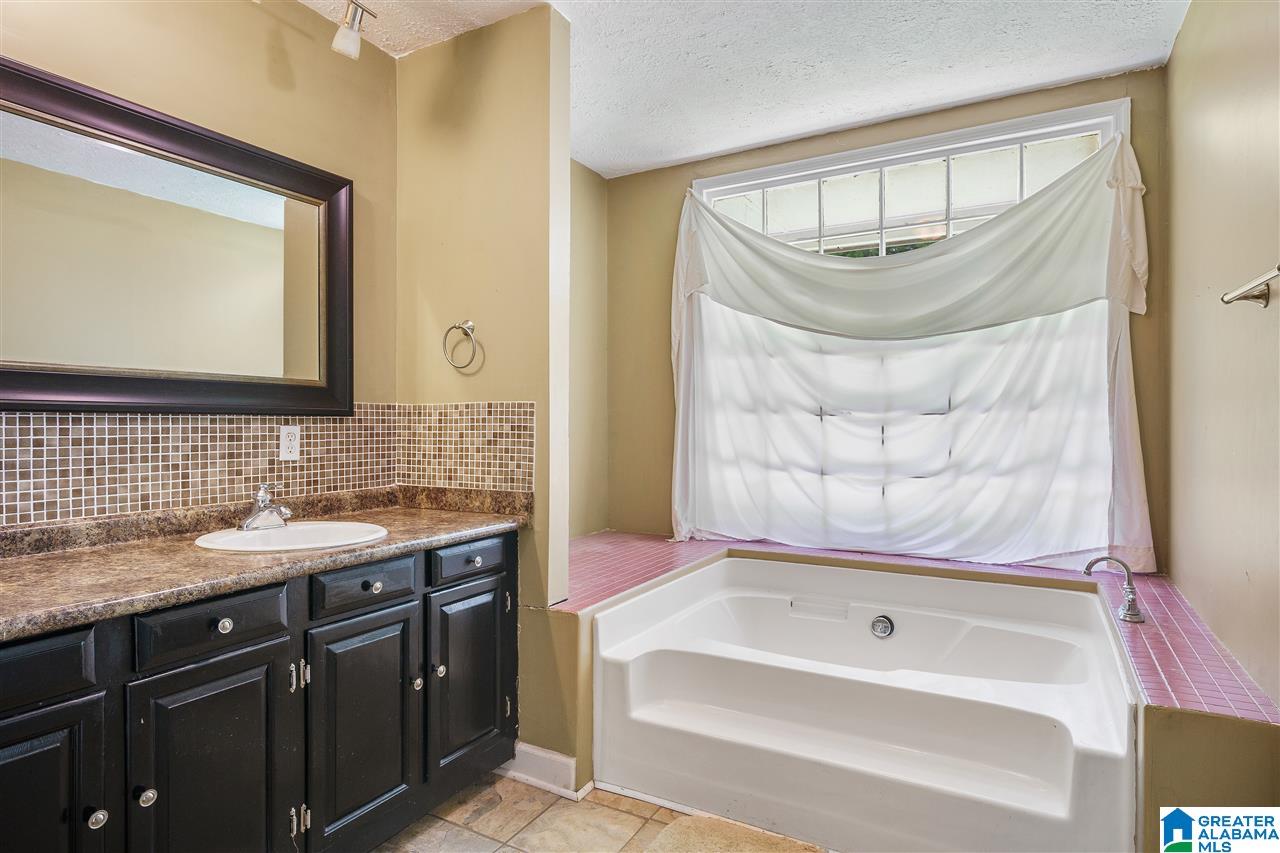 1281 Highway 59 Vincent, AL 35178 - Photo 18 of 38