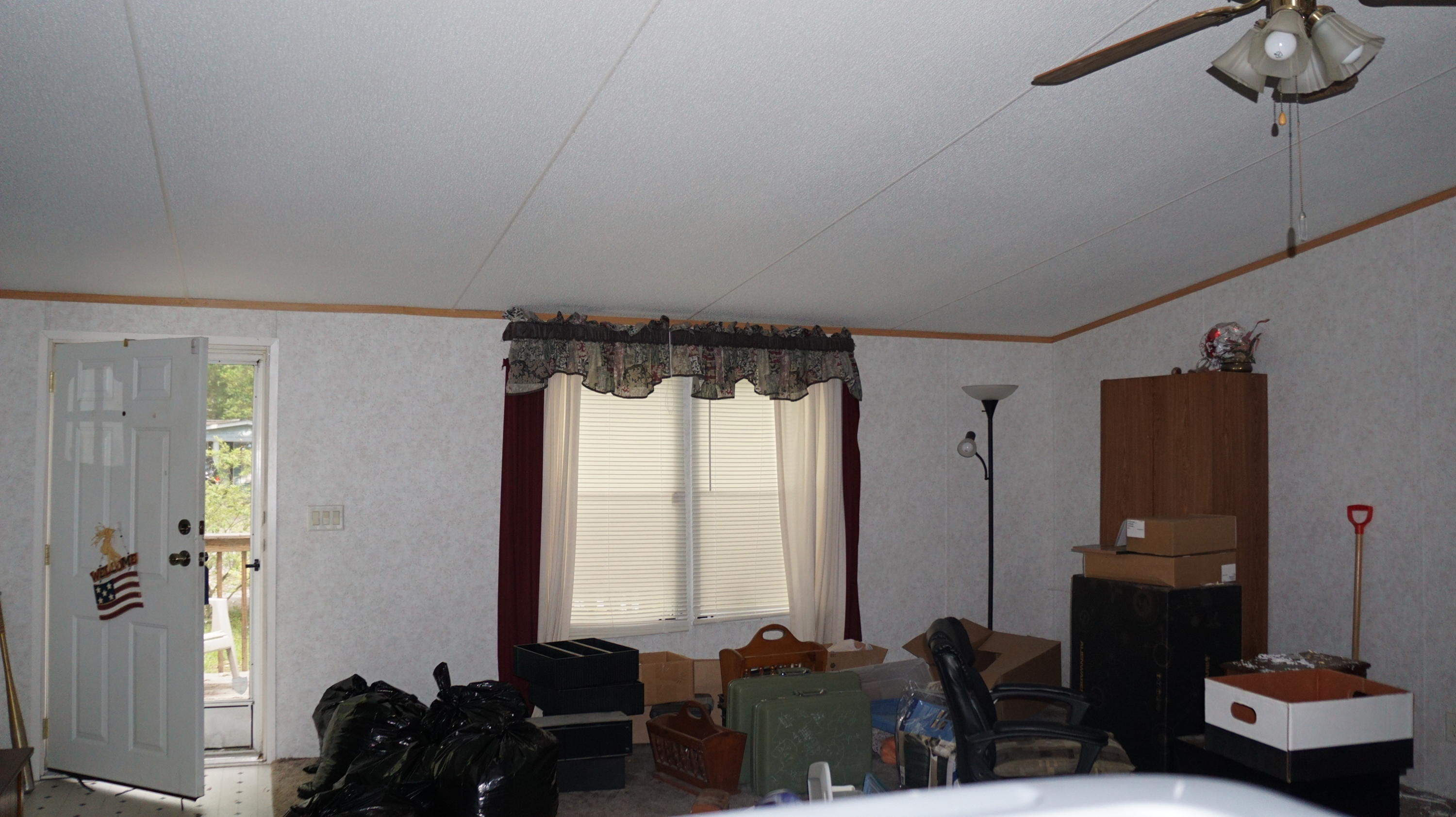 249 Rugby Road Crossville, TN 38558 - Photo 2 of 14 Living Room (3)