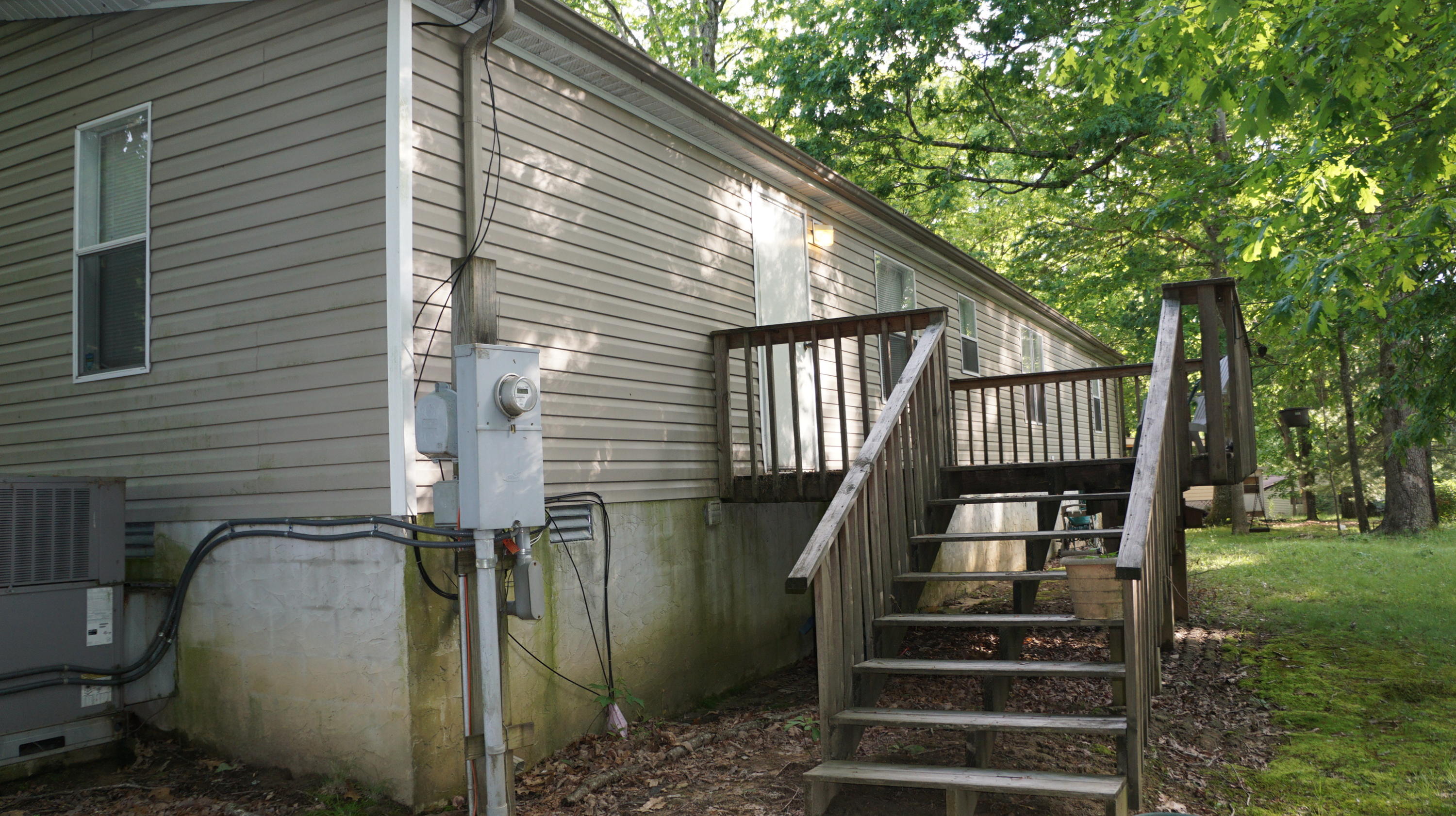 249 Rugby Road Crossville, TN 38558 - Photo 11 of 14 Rear Deck