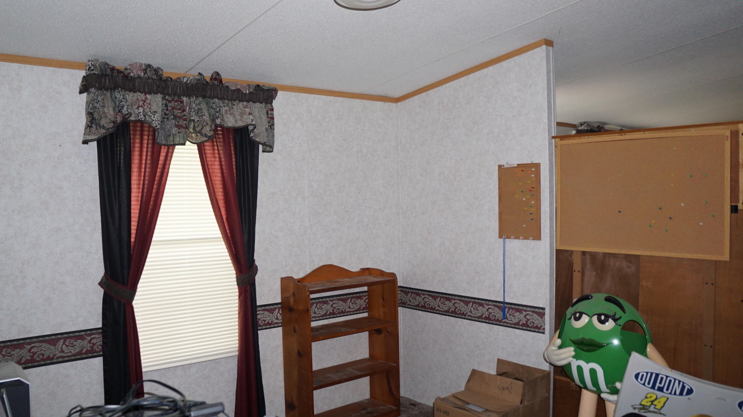 249 Rugby Road Crossville, TN 38558 - Photo 3 of 14 Living Room (5)