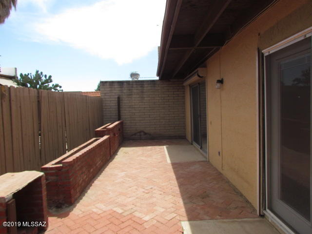 808 South Pantano Road Tucson, AZ 85710 - Photo 5 of 28 Gallery Image 5
