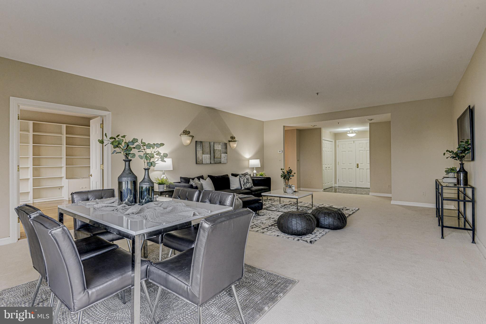 10 East Lee Street, Unit 1208 Baltimore, MD 21202 - Photo 15 of 43 Dining Room/Living Room