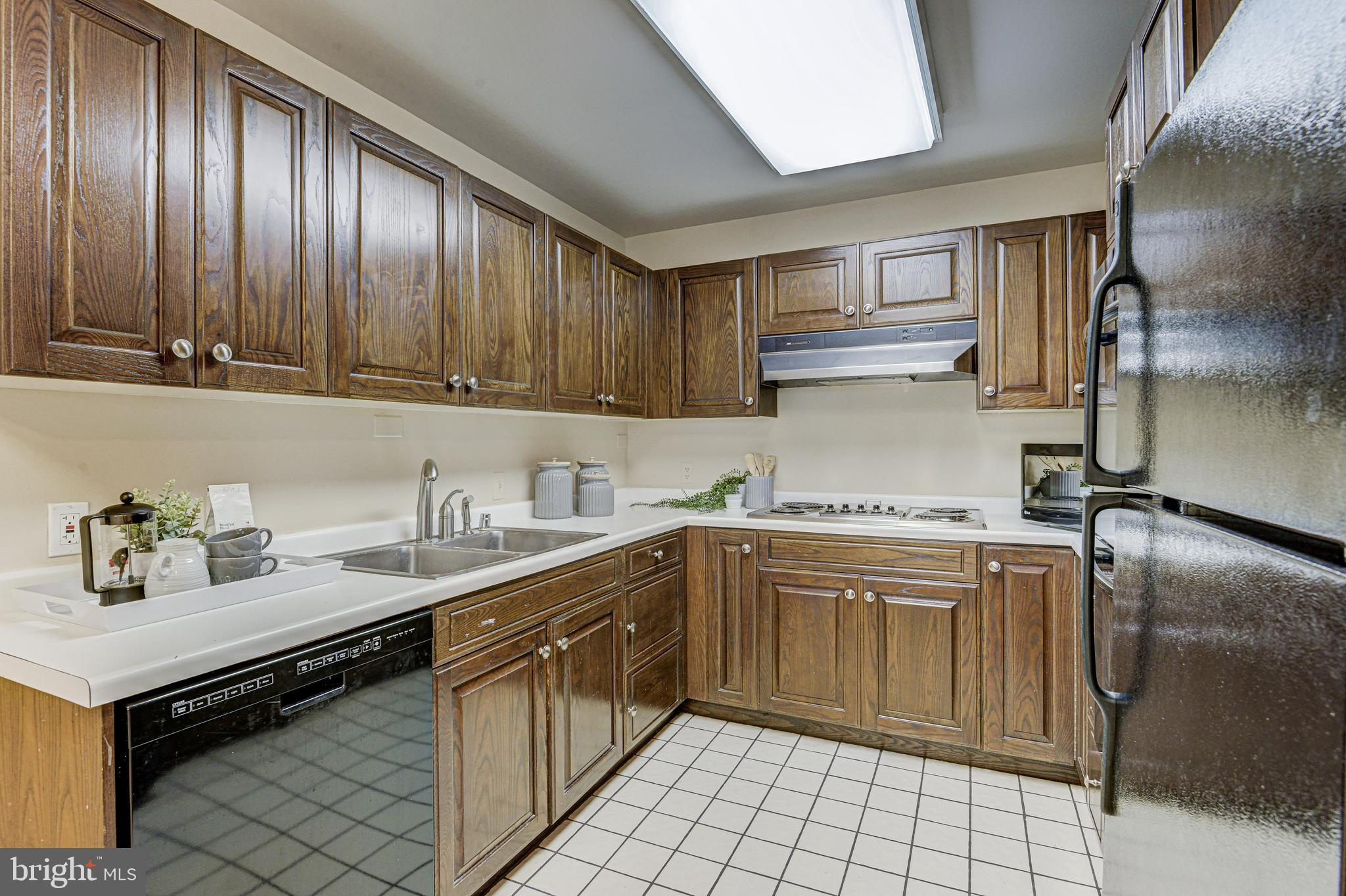 10 East Lee Street, Unit 1208 Baltimore, MD 21202 - Photo 24 of 43 Kitchen