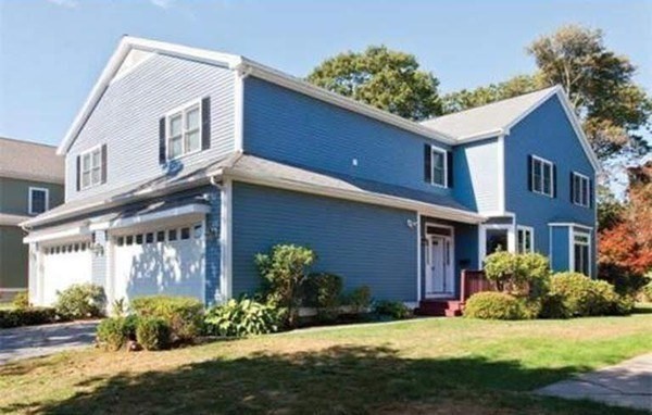 27 Tanglewood Road, Unit 27 Newton, MA 02459 - Photo 1 of 16