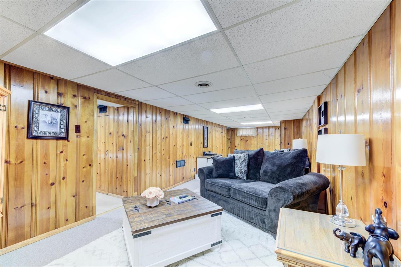 315 Derhake Road Florissant, MO 63031 - Photo 27 of 35 Gallery Image 27