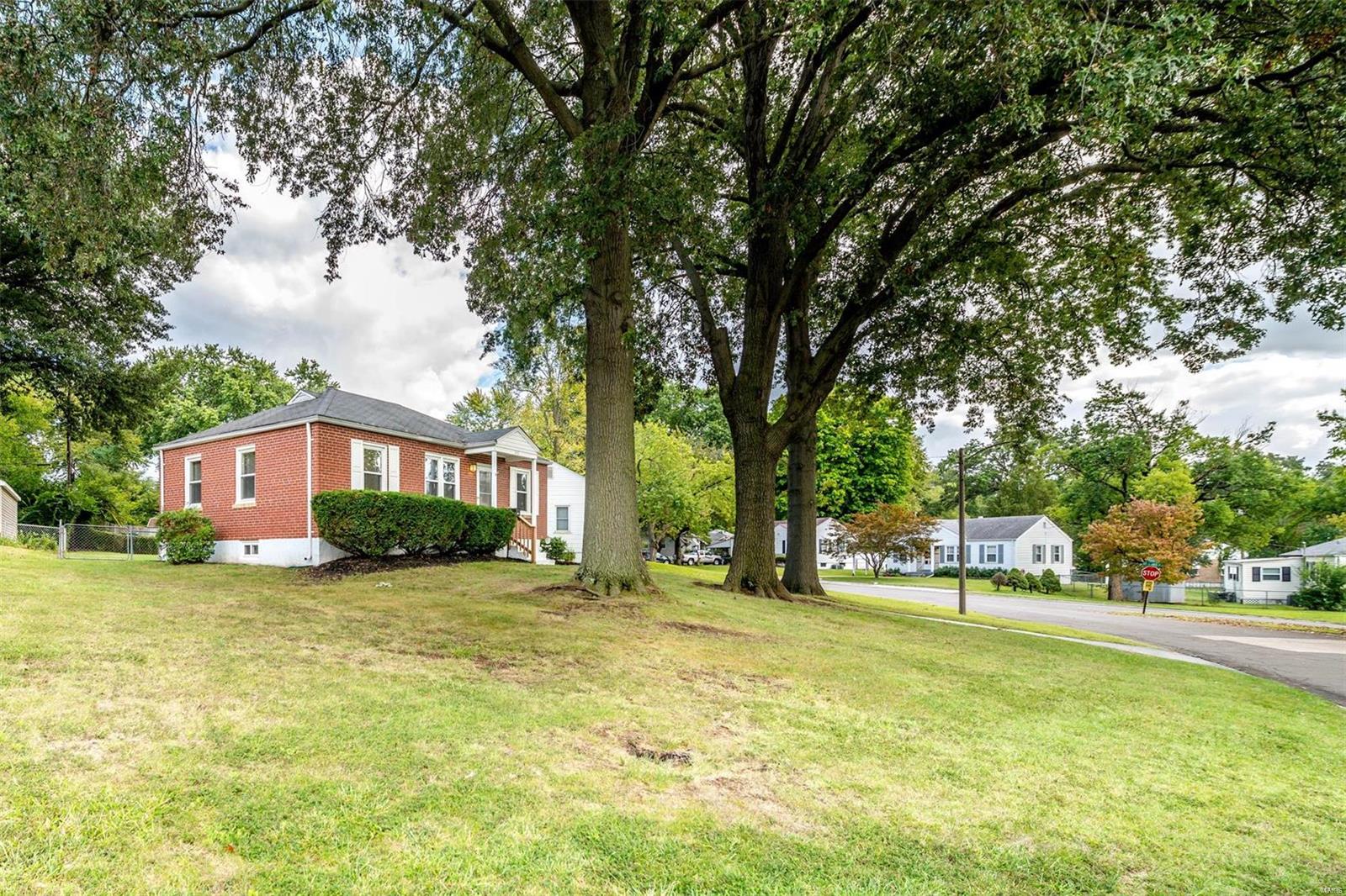 315 Derhake Road Florissant, MO 63031 - Photo 6 of 35 Gallery Image 6