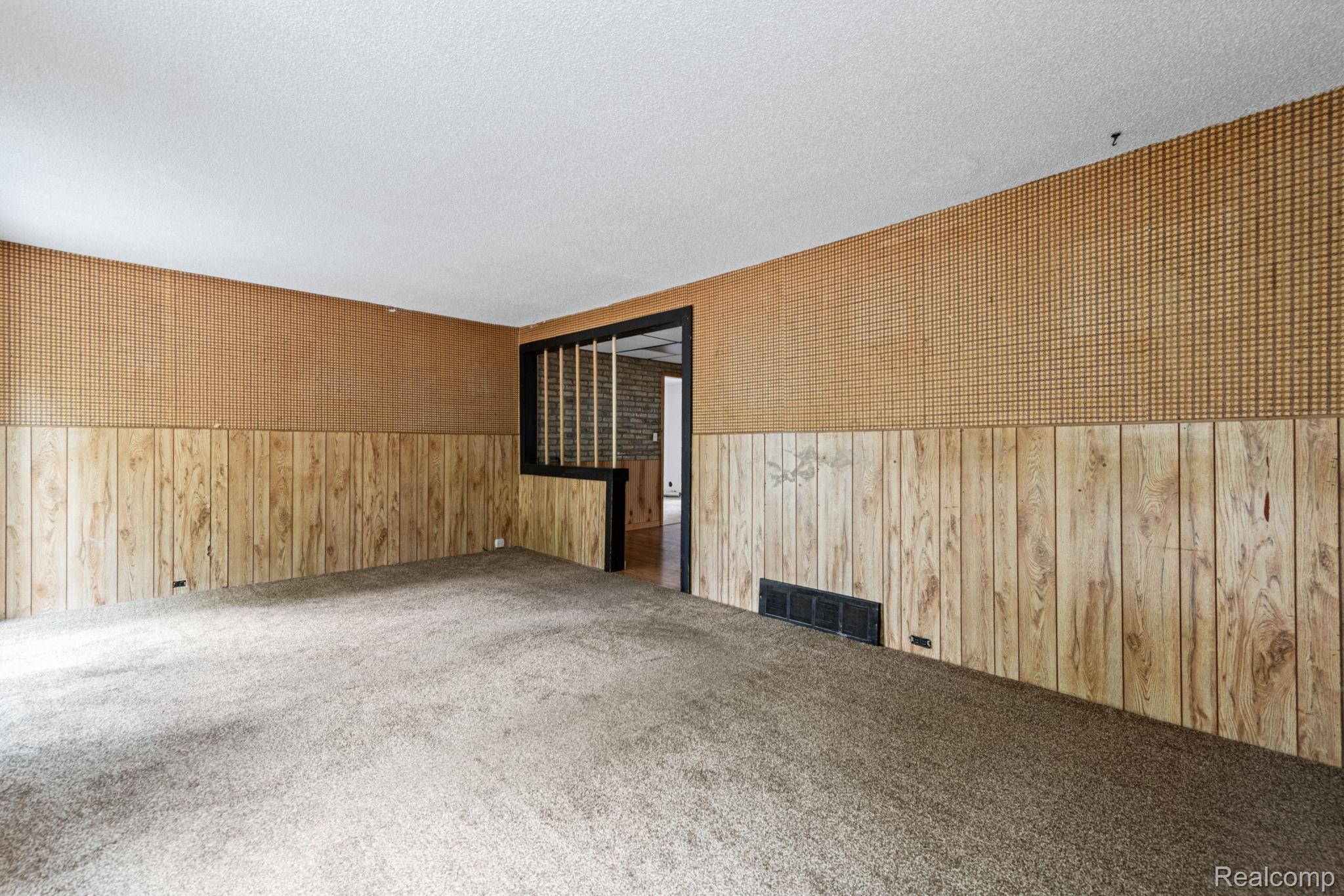 19227 Gudith Road Trenton, MI 48183 - Photo 6 of 33 2-web-or-mls-19227-gudith-rd.jpg