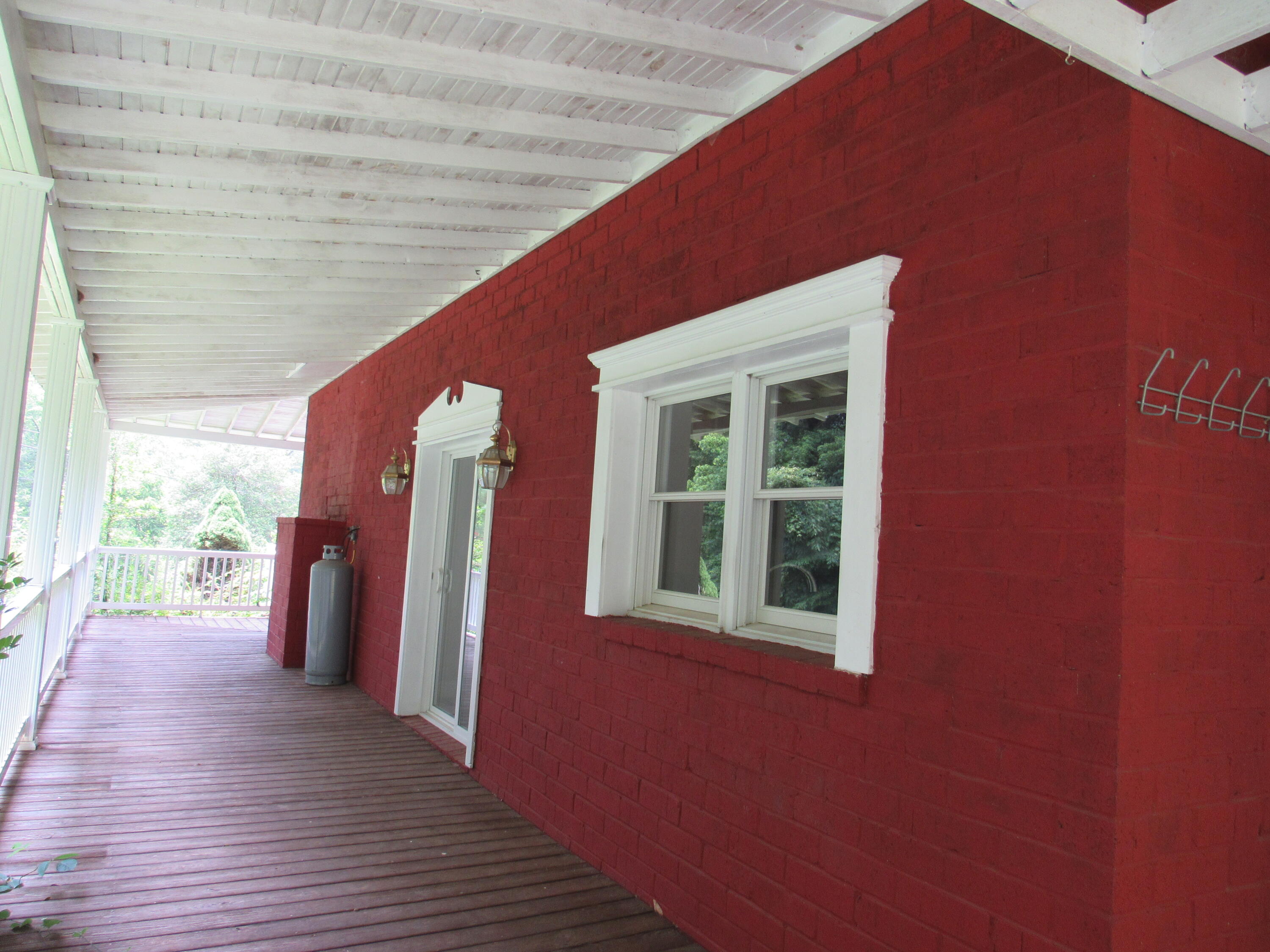 9404 Sock Road Pound, VA 24279 - Photo 12 of 58 IMG_4823