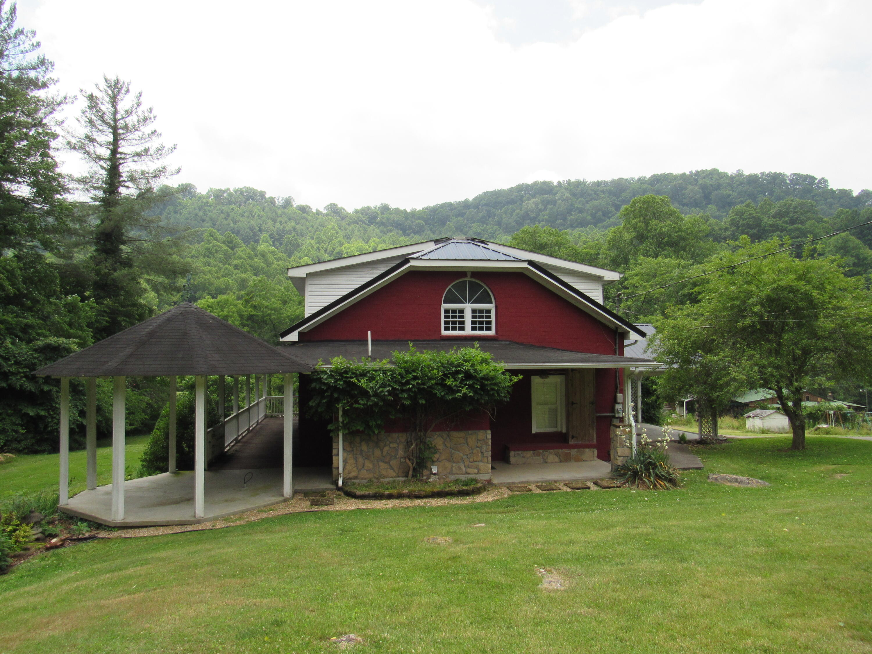 9404 Sock Road Pound, VA 24279 - Photo 2 of 58 IMG_4771