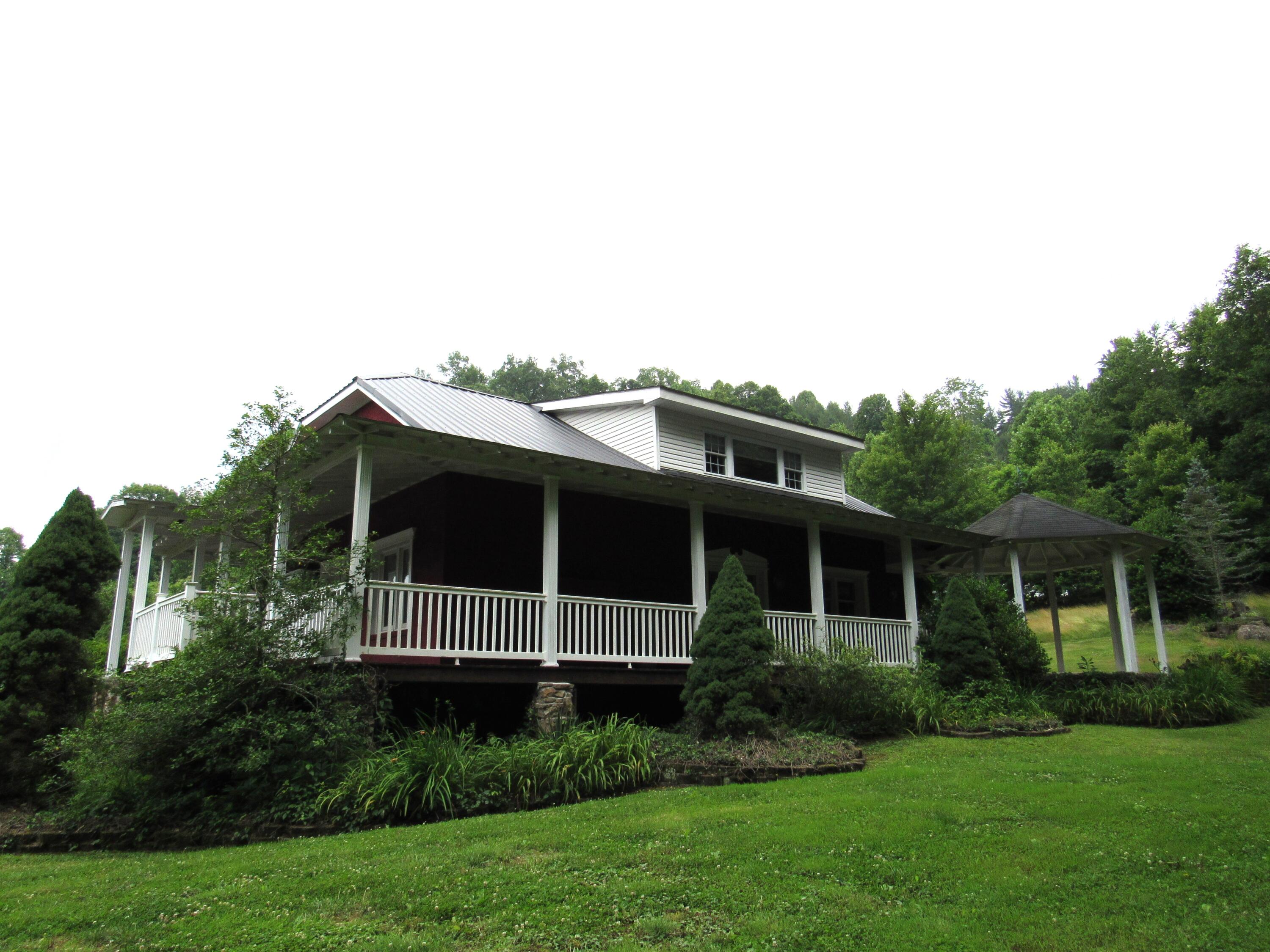 9404 Sock Road Pound, VA 24279 - Photo 7 of 58 IMG_4776