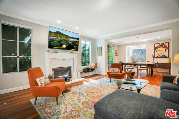 $1,399,000 | 10437 Moorpark Street, Toluca Lake, CA 91602
