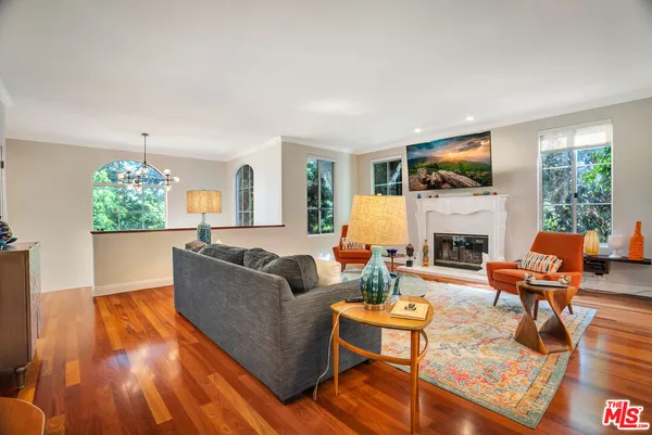 $1,399,000 | 10437 Moorpark Street, Toluca Lake, CA 91602