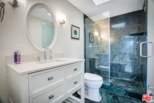 $1,399,000 | 10437 Moorpark Street, Toluca Lake, CA 91602