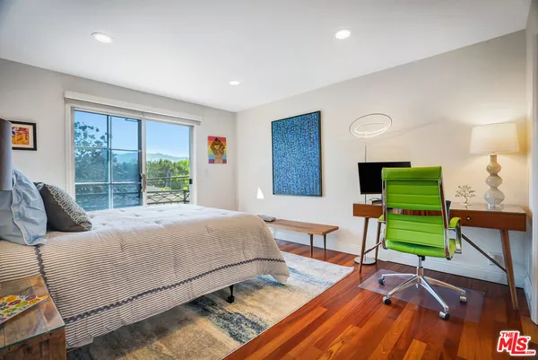 $1,399,000 | 10437 Moorpark Street, Toluca Lake, CA 91602