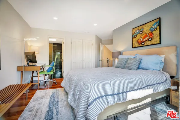 $1,399,000 | 10437 Moorpark Street, Toluca Lake, CA 91602