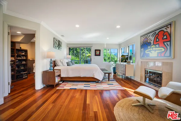 $1,399,000 | 10437 Moorpark Street, Toluca Lake, CA 91602