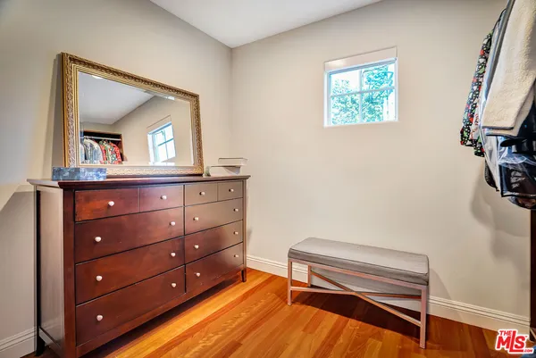 $1,399,000 | 10437 Moorpark Street, Toluca Lake, CA 91602