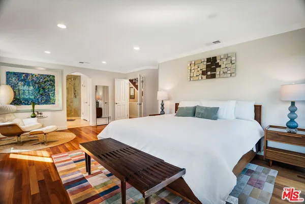 $1,399,000 | 10437 Moorpark Street, Toluca Lake, CA 91602