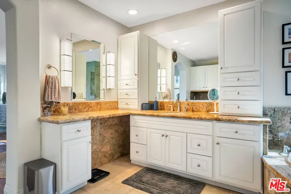 $1,399,000 | 10437 Moorpark Street, Toluca Lake, CA 91602