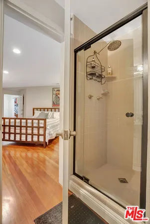 $1,399,000 | 10437 Moorpark Street, Toluca Lake, CA 91602