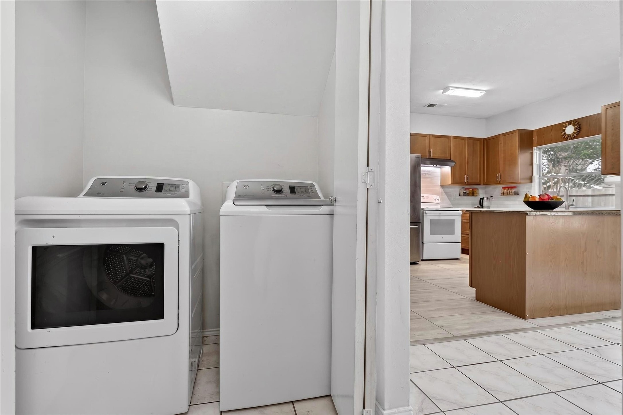 10054 Rio Bravo Road Houston, TX 77064 - Photo 34 of 41 Utility Room on the first floor
