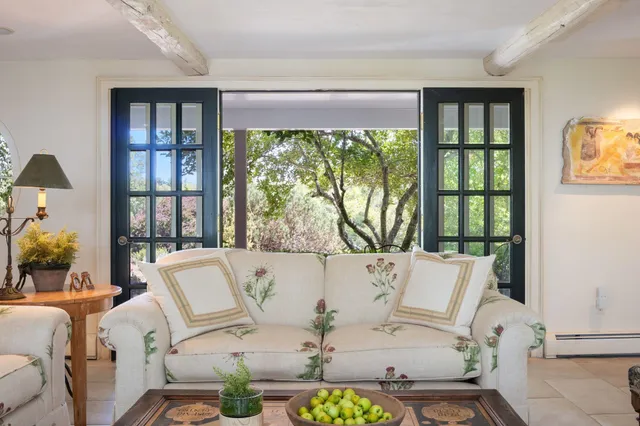 $1,750,000 | 276 Exeter Road, Hampton Falls, NH 03844