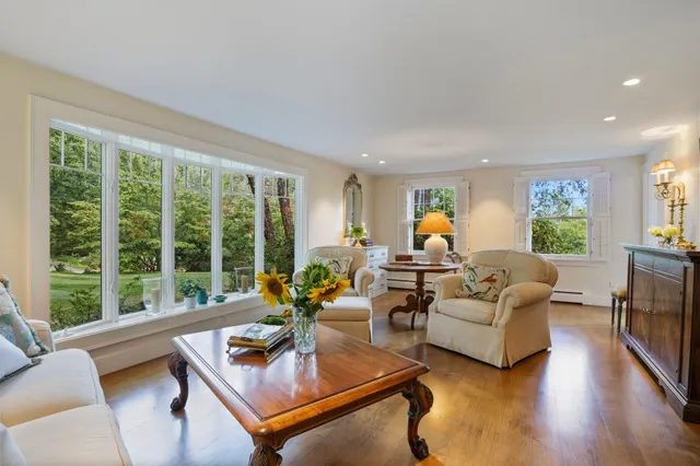 $1,750,000 | 276 Exeter Road, Hampton Falls, NH 03844