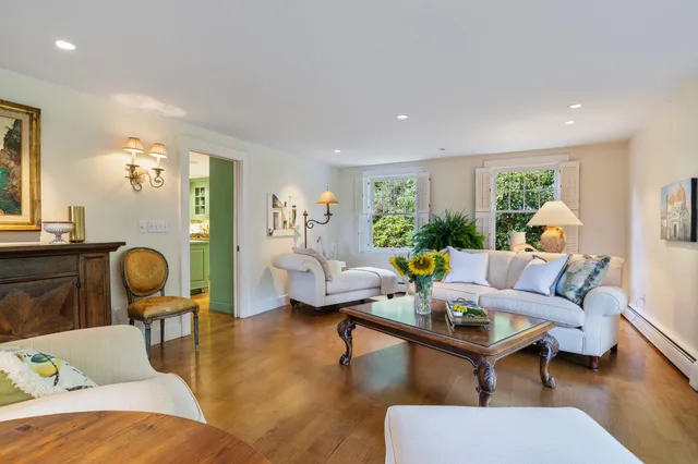 $1,750,000 | 276 Exeter Road, Hampton Falls, NH 03844