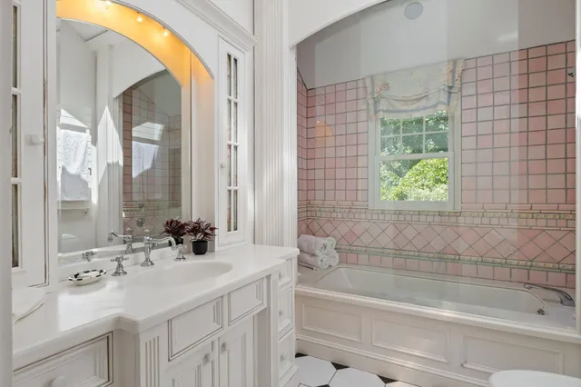 $1,750,000 | 276 Exeter Road, Hampton Falls, NH 03844