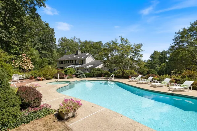 $1,750,000 | 276 Exeter Road, Hampton Falls, NH 03844