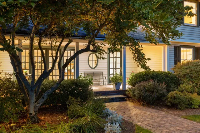 $1,750,000 | 276 Exeter Road, Hampton Falls, NH 03844