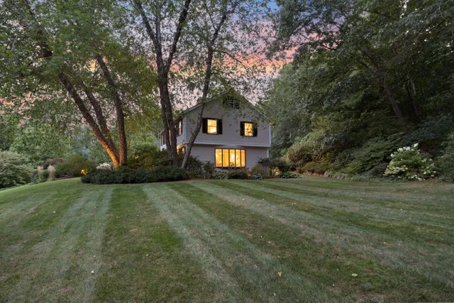 $1,750,000 | 276 Exeter Road, Hampton Falls, NH 03844