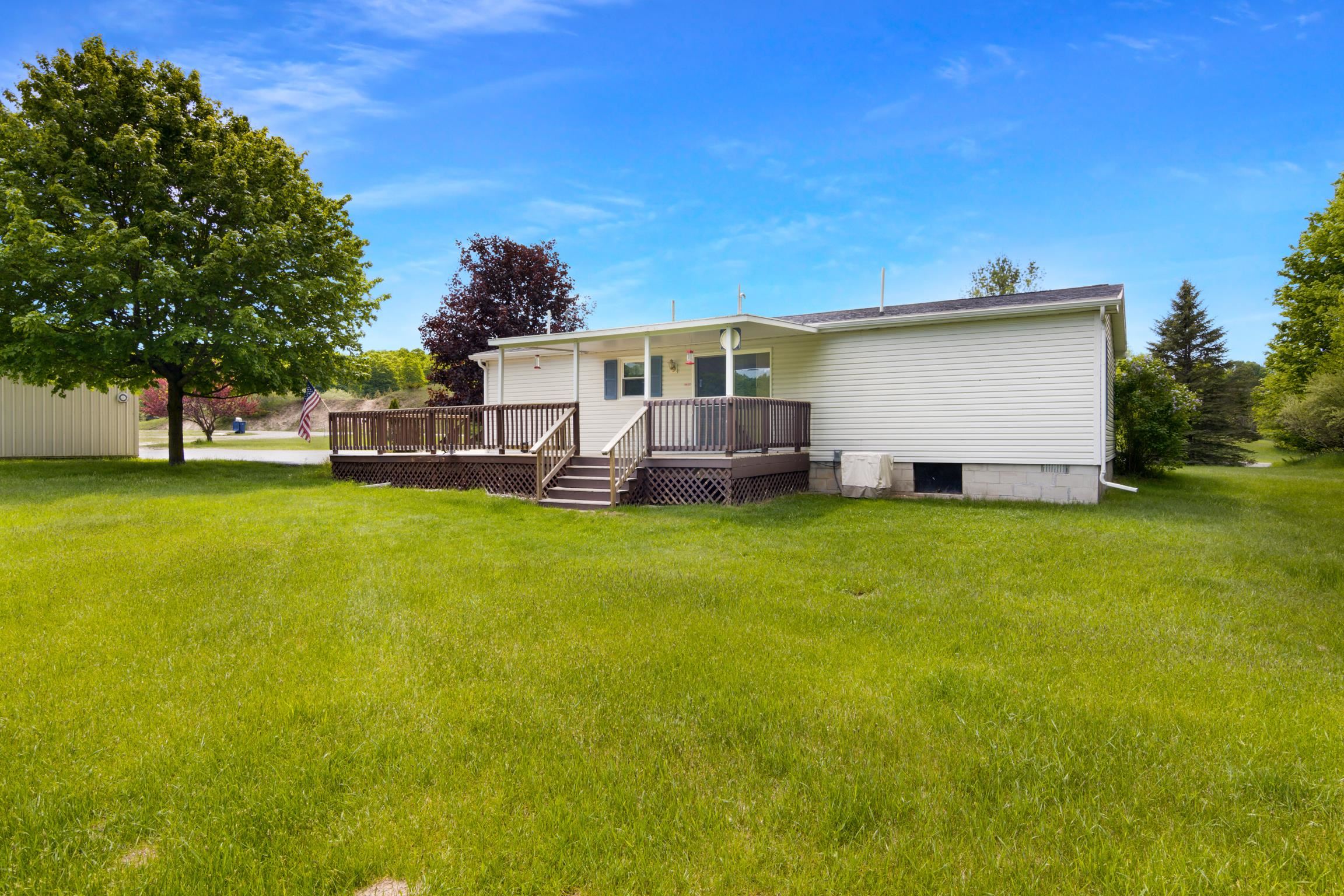 9101 South Nash Road Maple City, MI 49664 - Photo 24 of 29