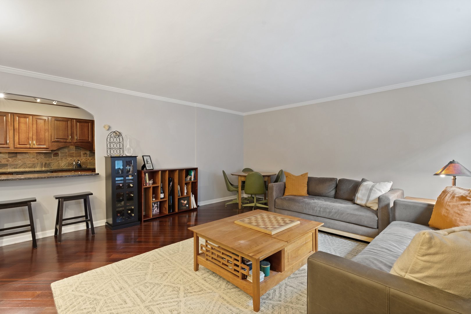 6118 North Sheridan Road, Unit 204 Chicago, IL 60660 - Photo 6 of 17