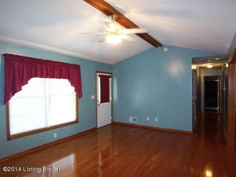 4970 Bloomfield Road Bardstown, KY 40004 - Photo 2 of 17 4970liv