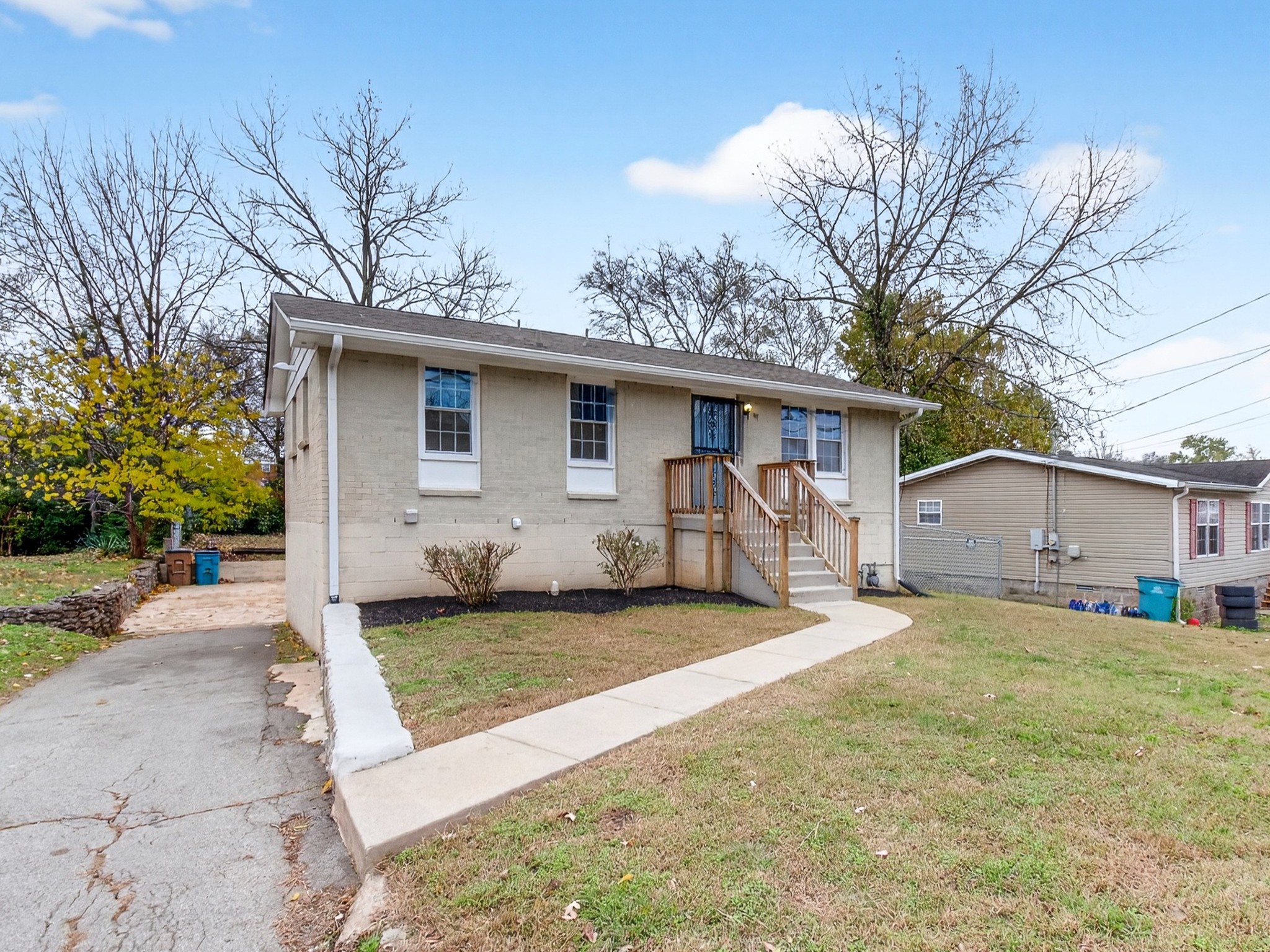 2509 Old Matthews Road Nashville, TN 37207 - Photo 2 of 45 a front view of house with yard and trees