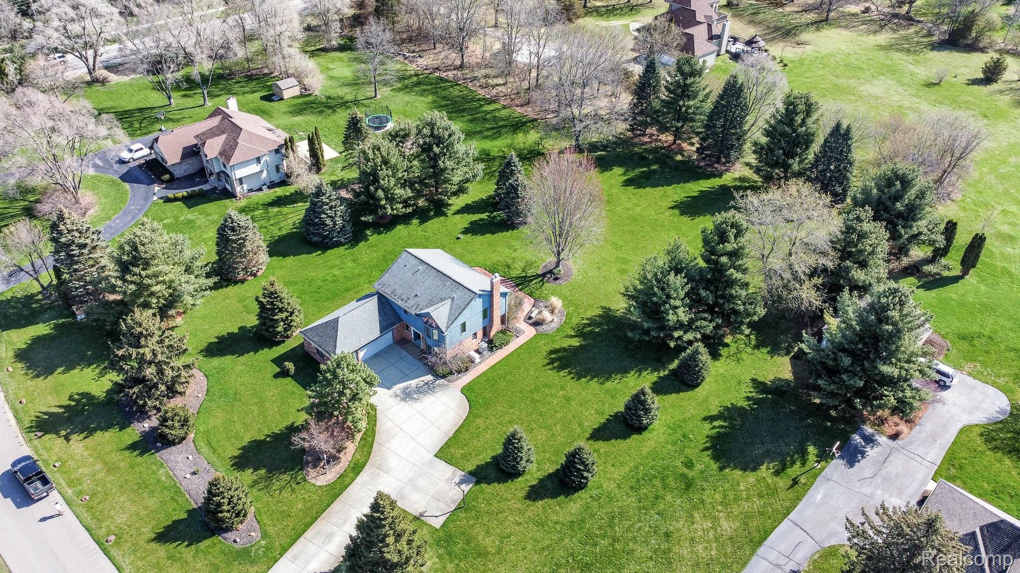 8494 Ranch Estates Road Clarkston, MI 48348 - Photo 19 of 21 88F0D12F-8ADC-4727-84FF-C888829D2D3D.jpeg