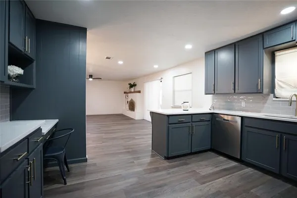 $429,000 | 2121 Stonegate Drive North, Bedford, TX 76021