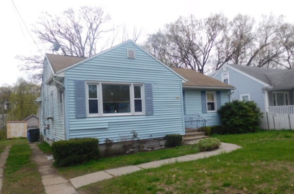 103 Huron Street Springfield, MA 01104 - Photo 3 of 10