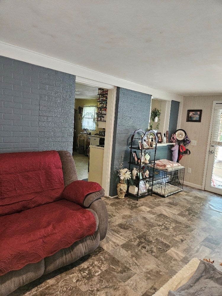 724 Apple Valley Road Marion, VA 24354 - Photo 3 of 15 Gallery Image 3