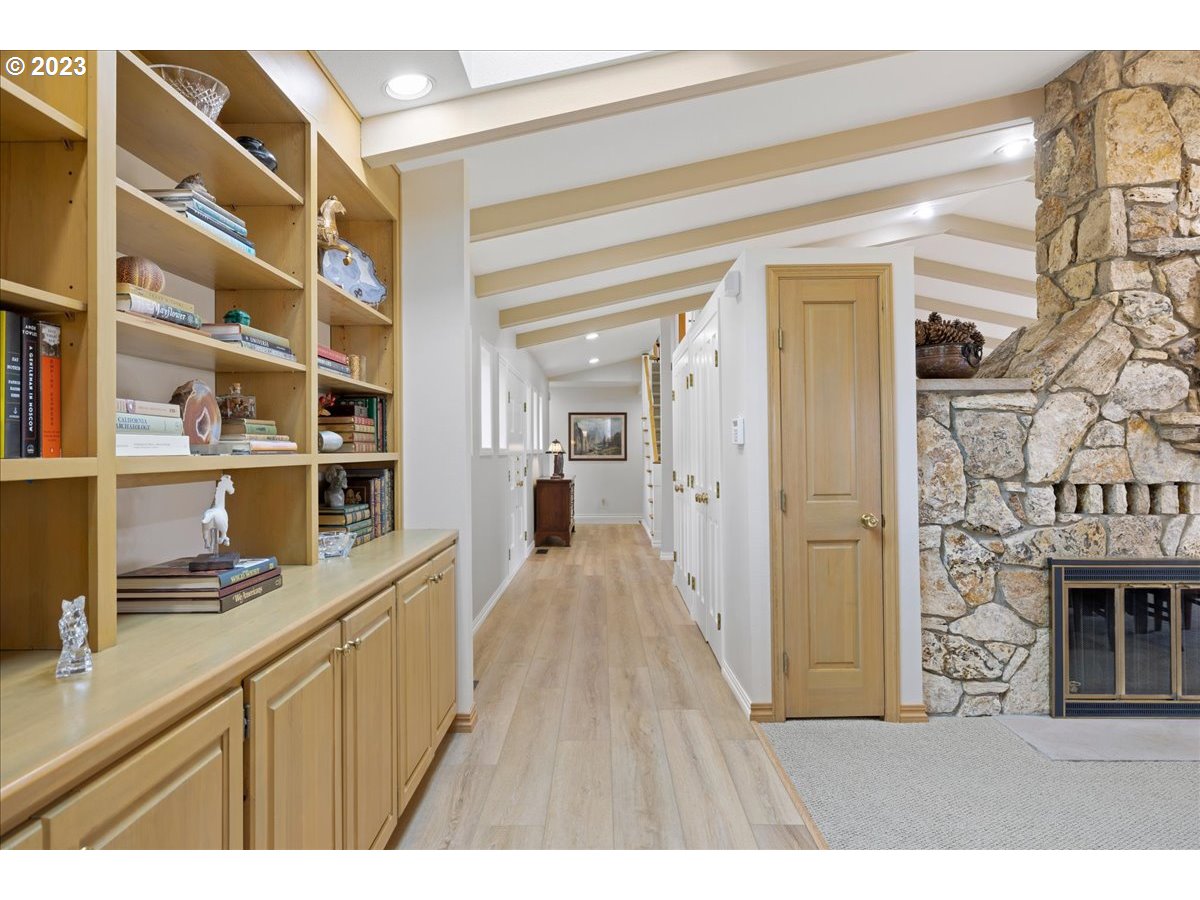 22301 Southwest Stafford Road Tualatin, OR 97062 - Photo 12 of 41 Gallery Image 12