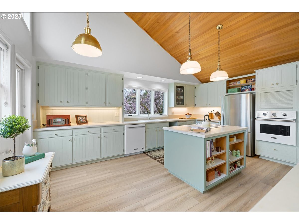 22301 Southwest Stafford Road Tualatin, OR 97062 - Photo 15 of 41 Gallery Image 15