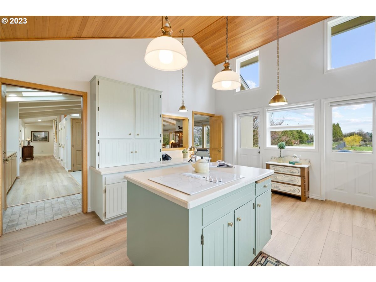 22301 Southwest Stafford Road Tualatin, OR 97062 - Photo 17 of 41 Gallery Image 17