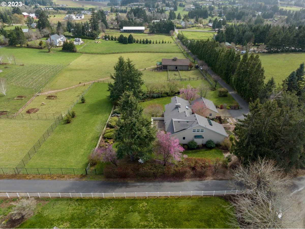 22301 Southwest Stafford Road Tualatin, OR 97062 - Photo 2 of 41 Gallery Image 2